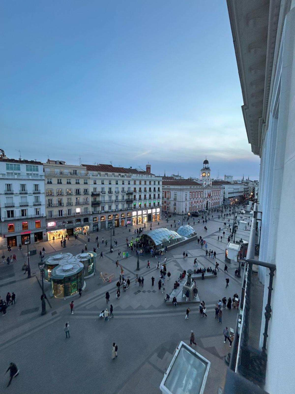 Fortinn Puerta Del Sol Madrid Exteriör bild