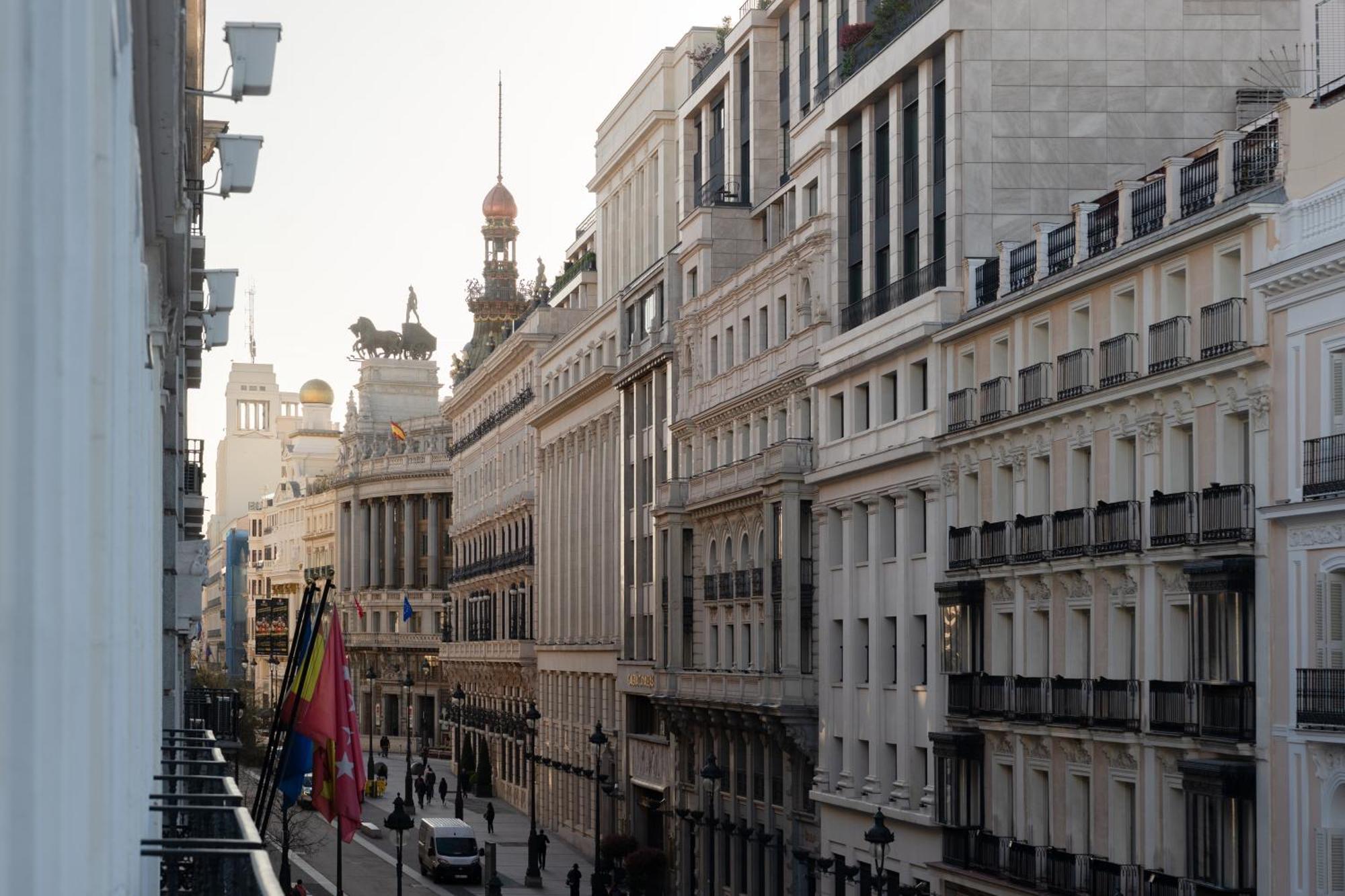 Fortinn Puerta Del Sol Madrid Exteriör bild